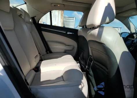 2015 Chrysler 300 Limited z USA, uszkodzony, nr VIN 2C3CCAAG1FH849293